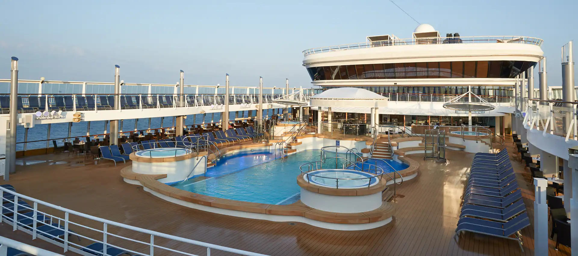 ncl_Star_PoolDeck_7